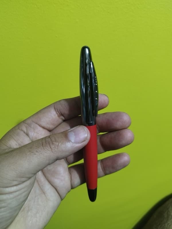 Fancy Gift Pen Black Ink With Extra Refill Single Pc Pack